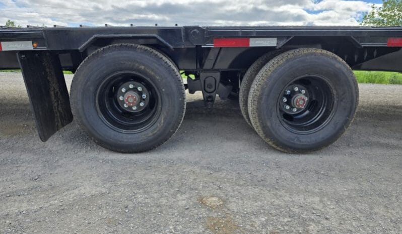 
								102″ x 36′ Double A Hydraulic Beavertail full									