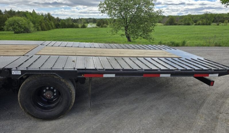 
								102″ x 36′ Double A Hydraulic Beavertail full									